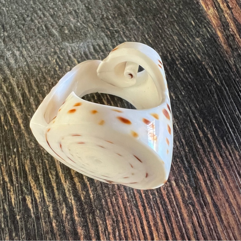 Genuine Shell Ring - Picture 2 of 5